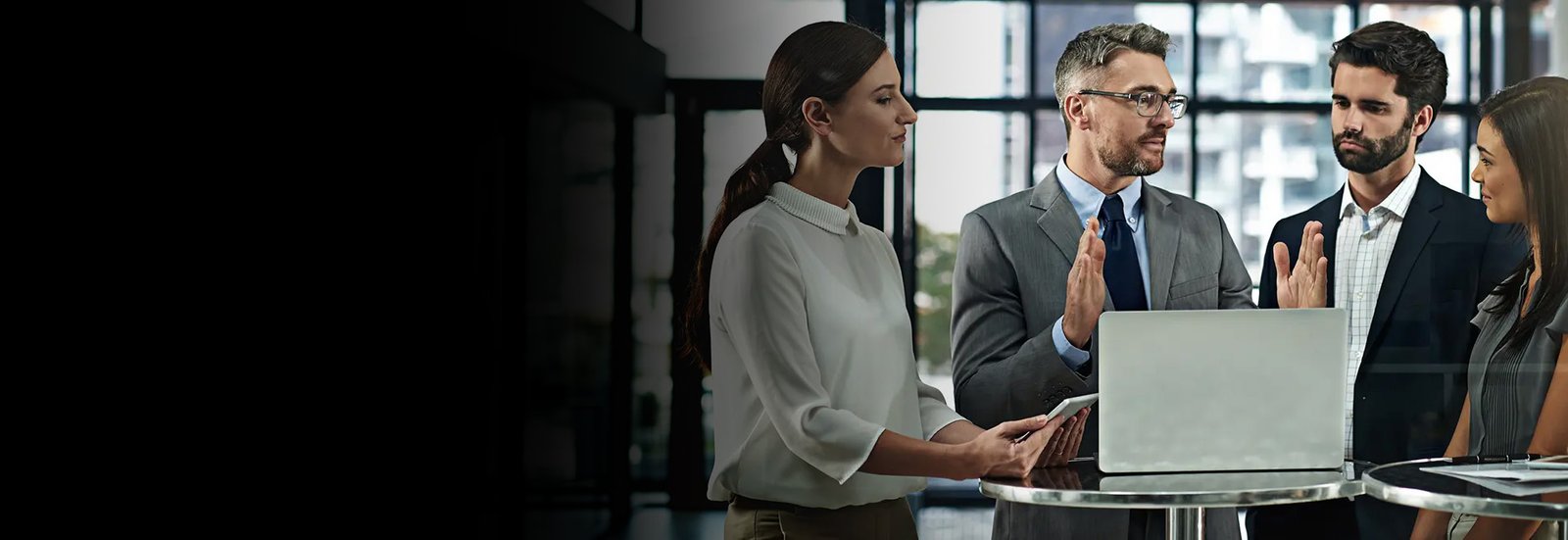 qodef-fullwidth-slider